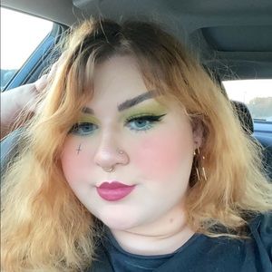 Meet your Posher, Elli